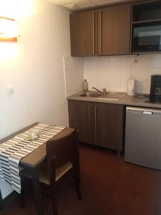 Studio Privatif Dans Hotel Residence Nimes Gare Exteriér fotografie